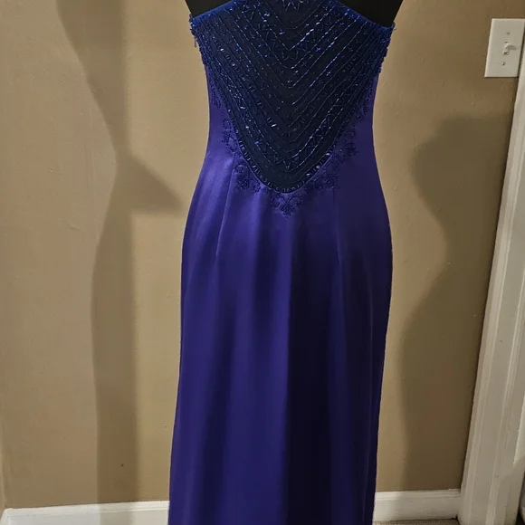 Elegant Purple Halter Dress - Picture 4 of 7